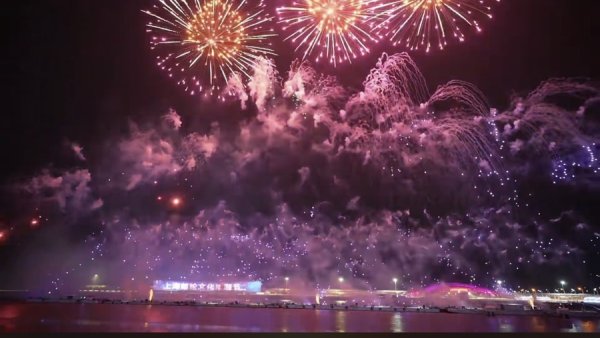 盛多网 欢度“五一”，宝山滨江再现大客流！ 2025上海邮轮文化旅游节开幕